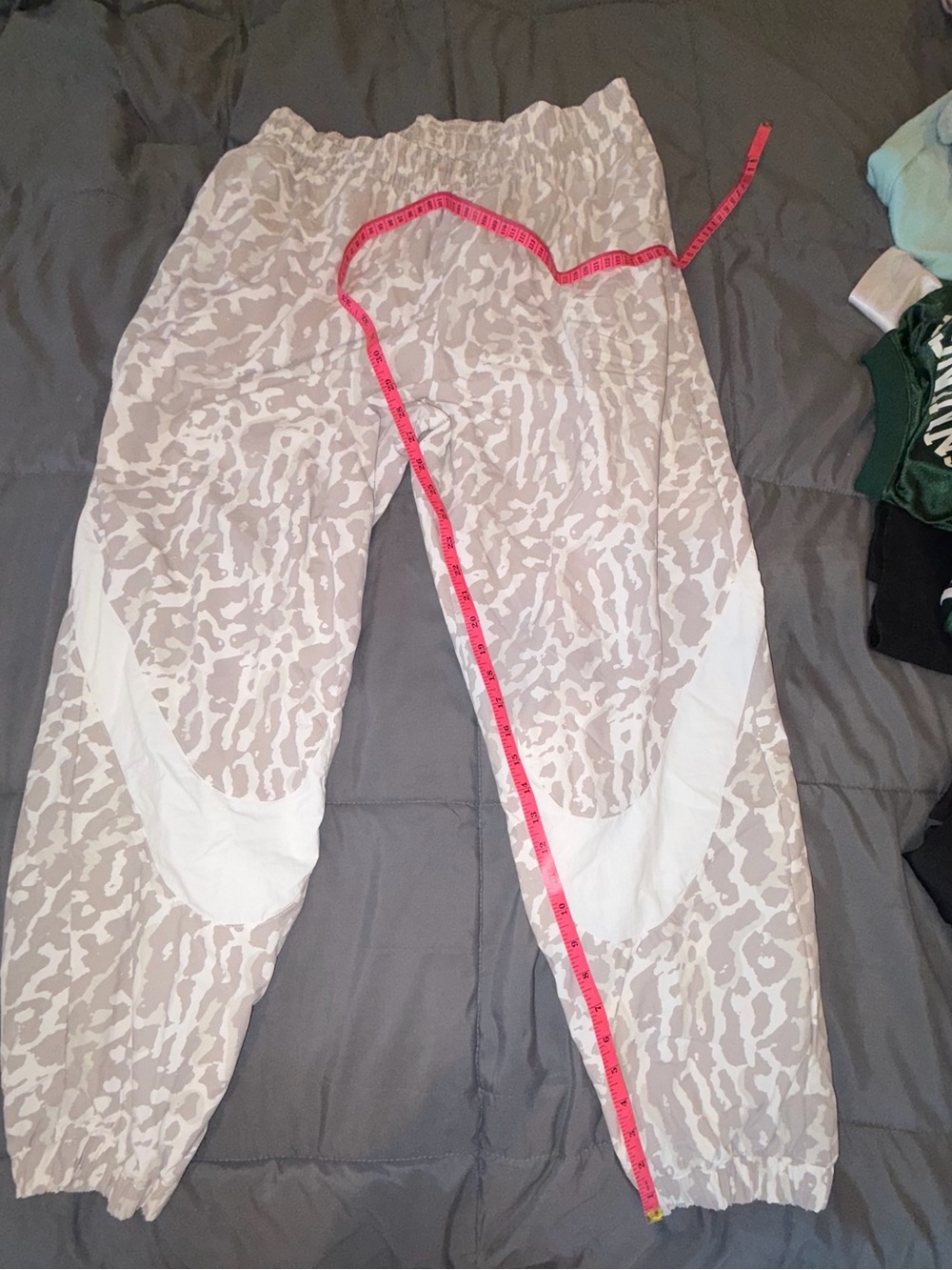 NWT Nike Sportswear Woven Printed Pants Women’s M College Grey/Sail Oversized - Picture 8 of 9